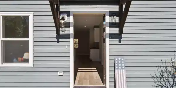 Image 3: Entry Image 3: Entry