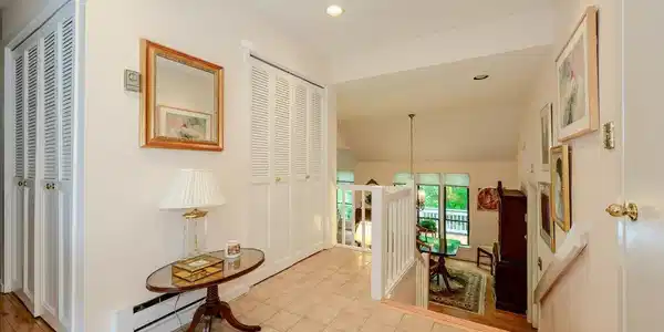 Image 2: Entrance Foyer Image 2: Entrance Foyer