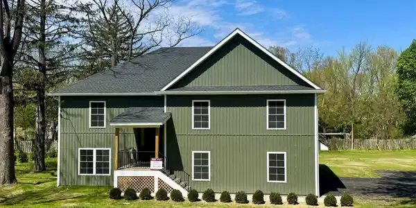 15 Tompkins Avenue