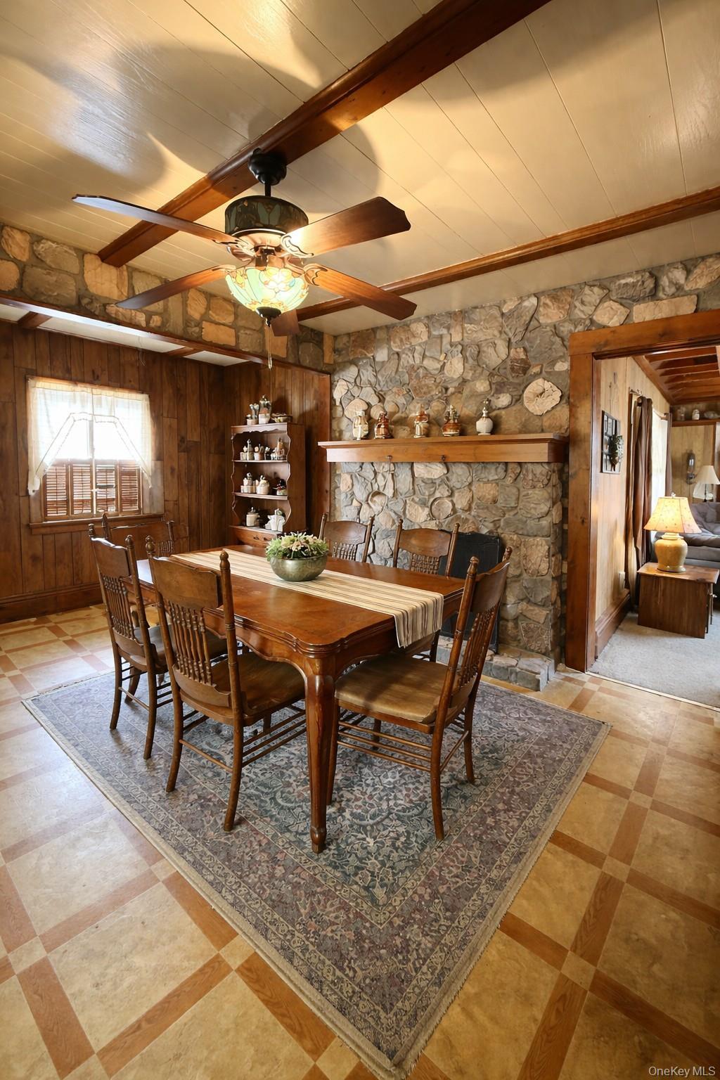 Image 2: Dining Area Image 2: Dining Area