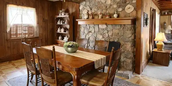 Image 2: Dining Area Image 2: Dining Area