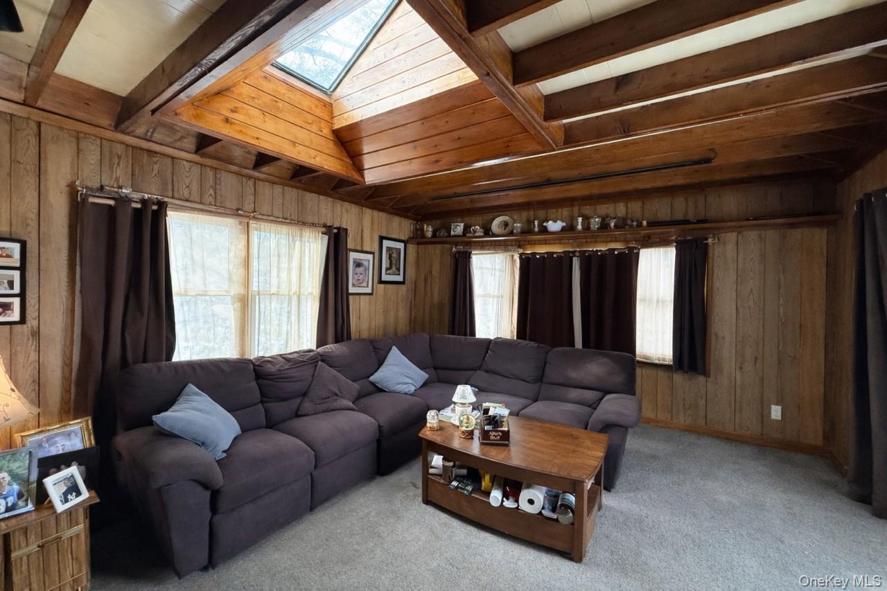 Image 4: Living Room Image 4: Living Room