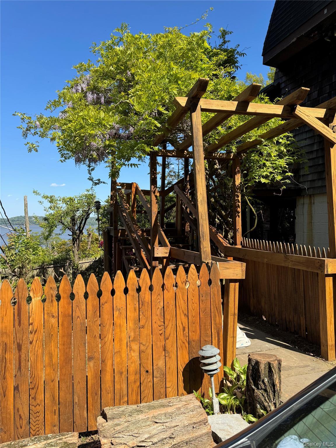 Image 4: Front of Structure
