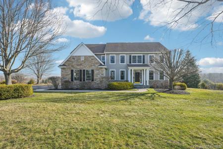 32 Mansion Ridge Boulevard