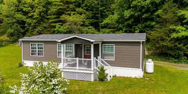 559 Lake Road