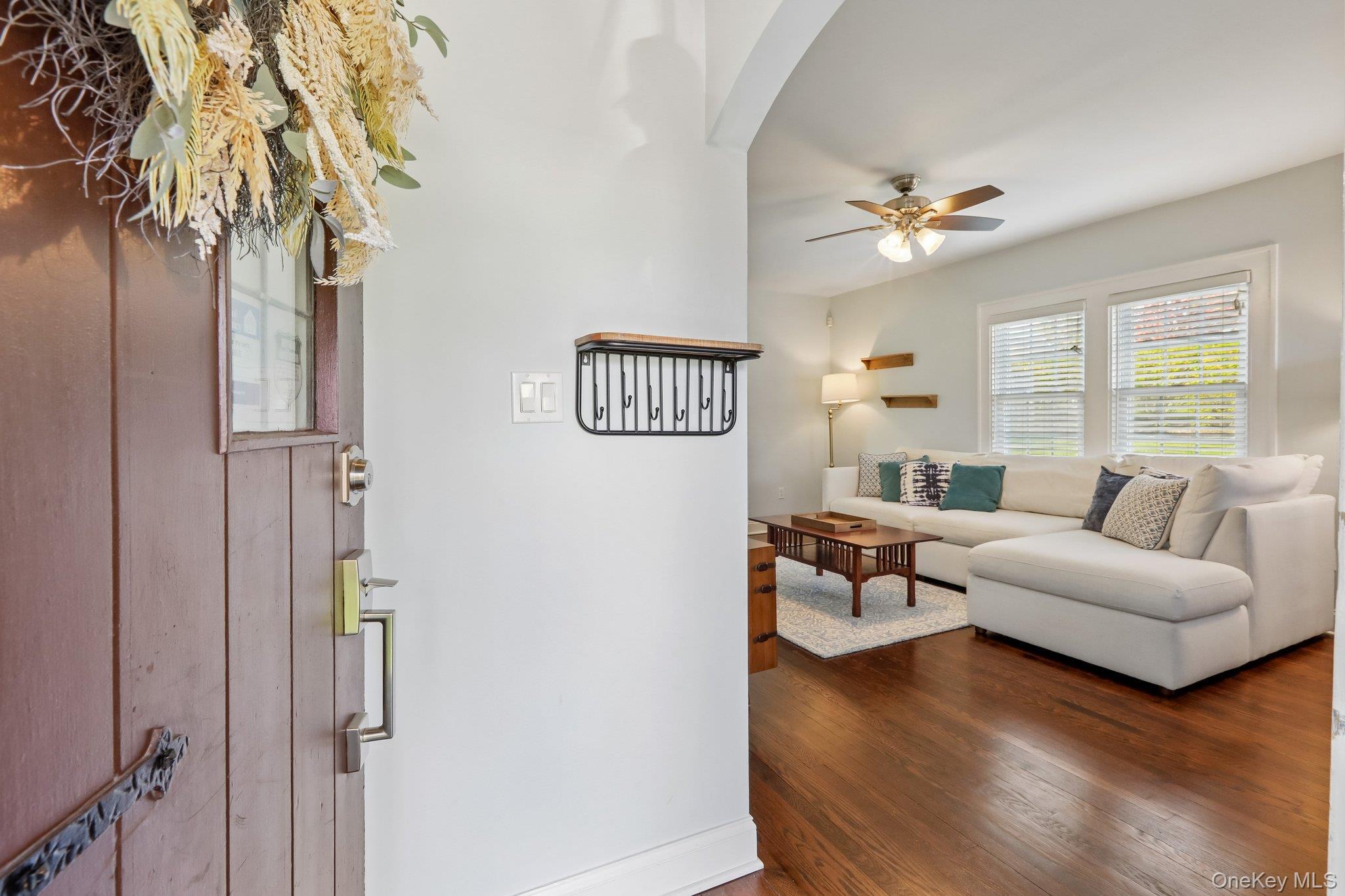 Image 4: Entrance Foyer
