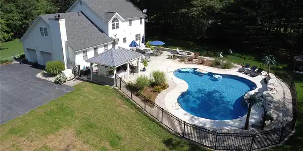 95 Weed Road