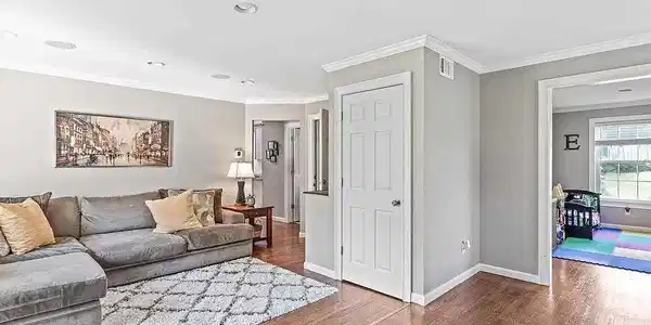 Image 4: Living Room Image 4: Living Room