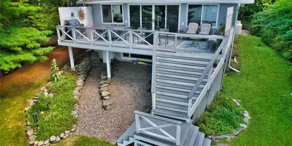 Image 2: Deck Image 2: Deck