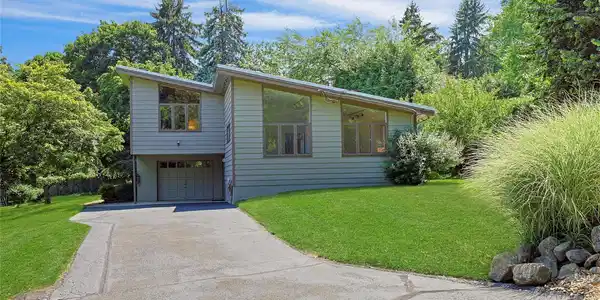 107 Larchdale Avenue