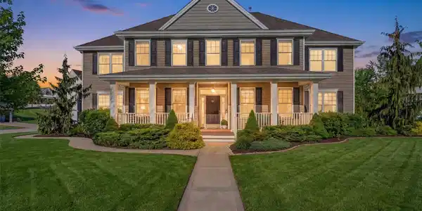 205 Buttonwood Way