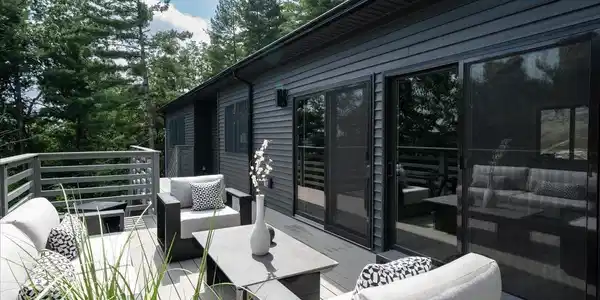 Image 2: Deck Image 2: Deck