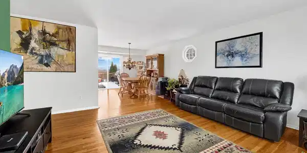 Image 3: Living Room Image 3: Living Room