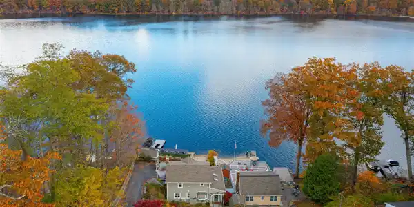 70 Lakeview Drive