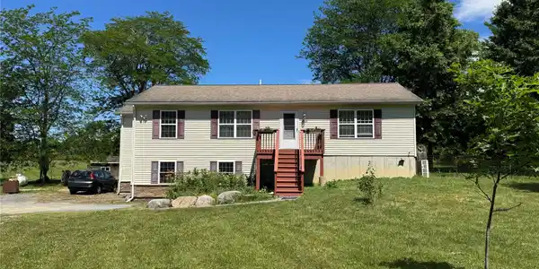 1556 Albany Post Road