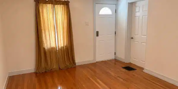 Image 3: Living Room Image 3: Living Room