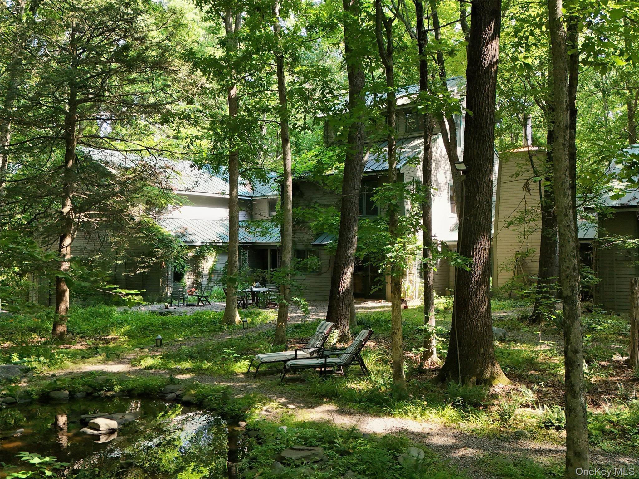 Image 4: Back of Structure