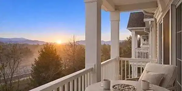 612 Saratoga Lane