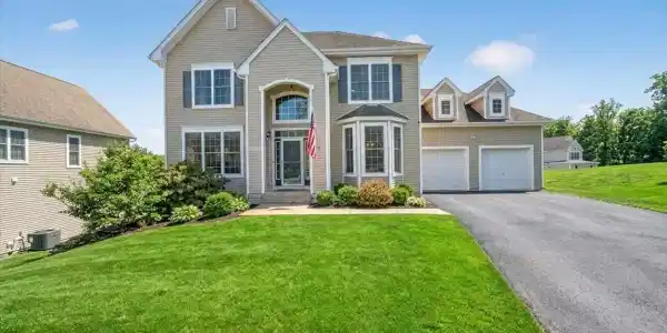 3 Moorefield Circle