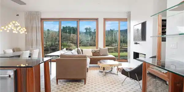 Image 4: Living Room Image 4: Living Room