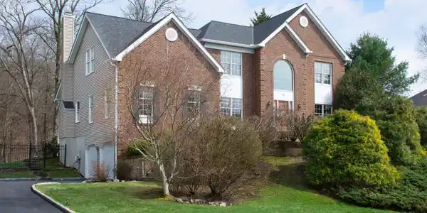 77 Dimond Avenue