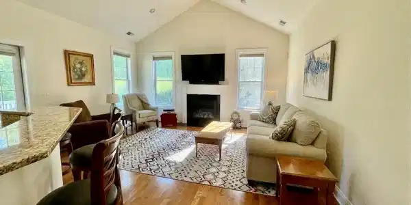 Image 3: Living Room Image 3: Living Room