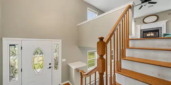 Image 3: Entrance Foyer