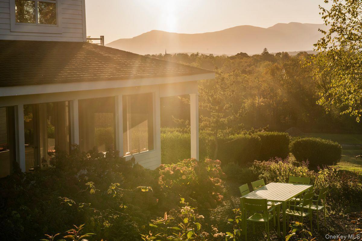 Image 3: Side of Structure