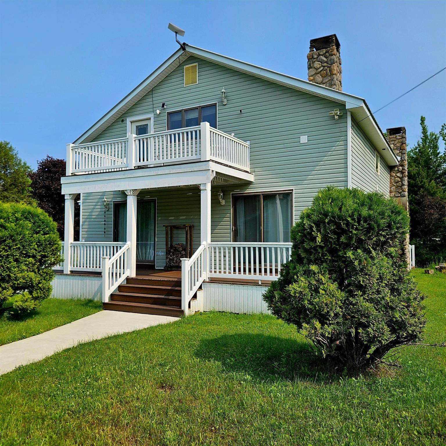 Image 3: Front of Structure