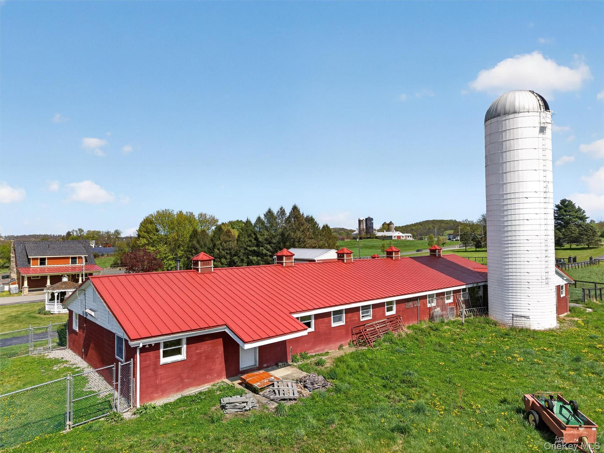Image 4: Barn