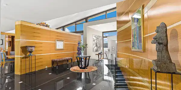 Image 2: Entry Image 2: Entry