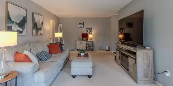 Image 2: Living Room Image 2: Living Room