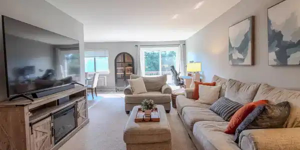 Image 3: Living Room Image 3: Living Room