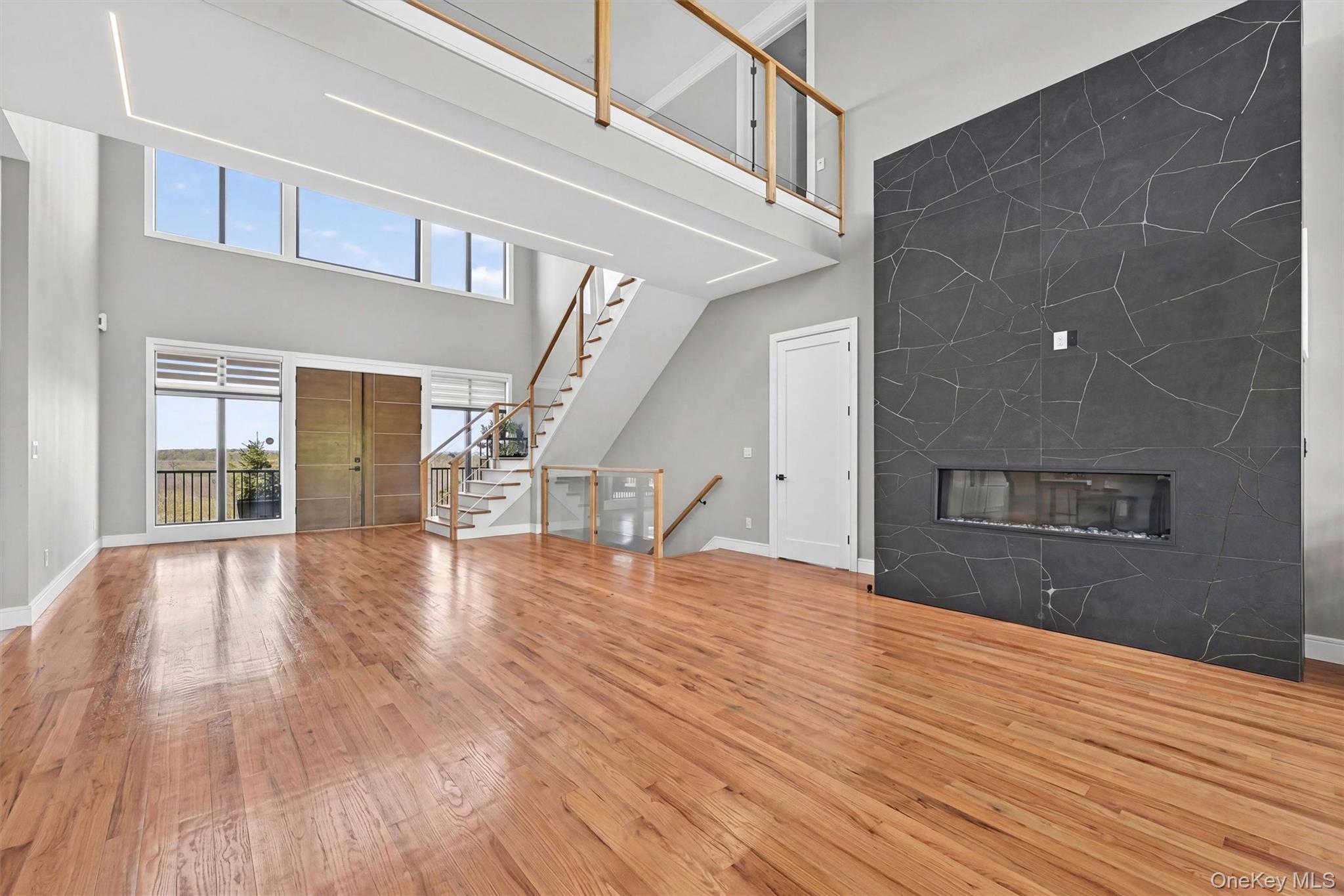 Image 4: Living Room Image 4: Living Room
