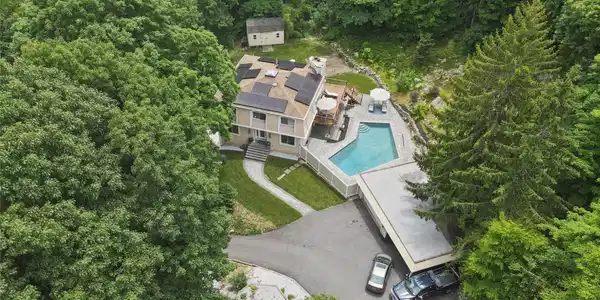 Image 4: Aerial View Image 4: Aerial View