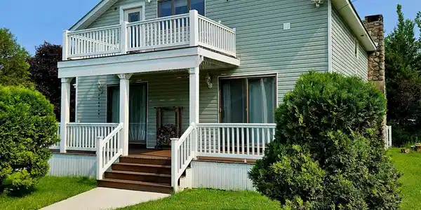 Image 3: Front of Structure Image 3: Front of Structure