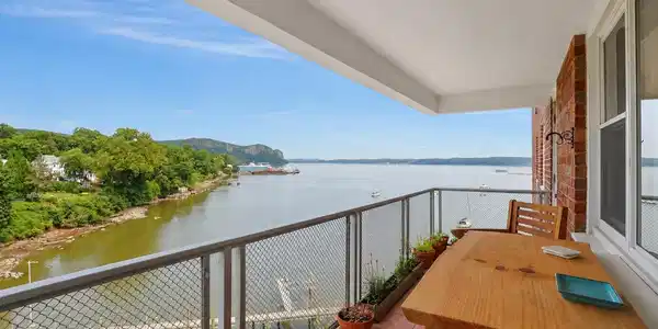 Image 2: Balcony Image 2: Balcony