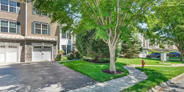 801 Huntington Drive