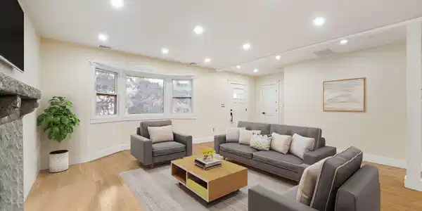 Image 3: Living Room