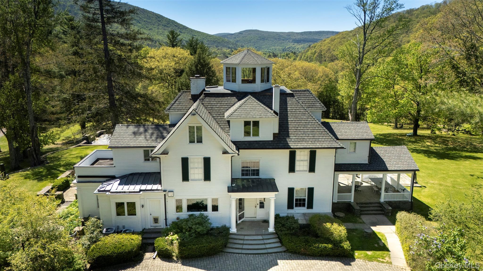 Image 3: Front of Structure