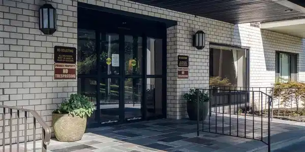 Image 3: Entry Image 3: Entry