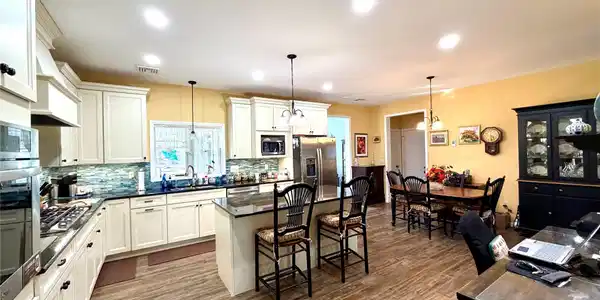 Image 3: Kitchen Image 3: Kitchen
