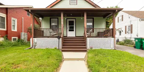 42 Oak Street