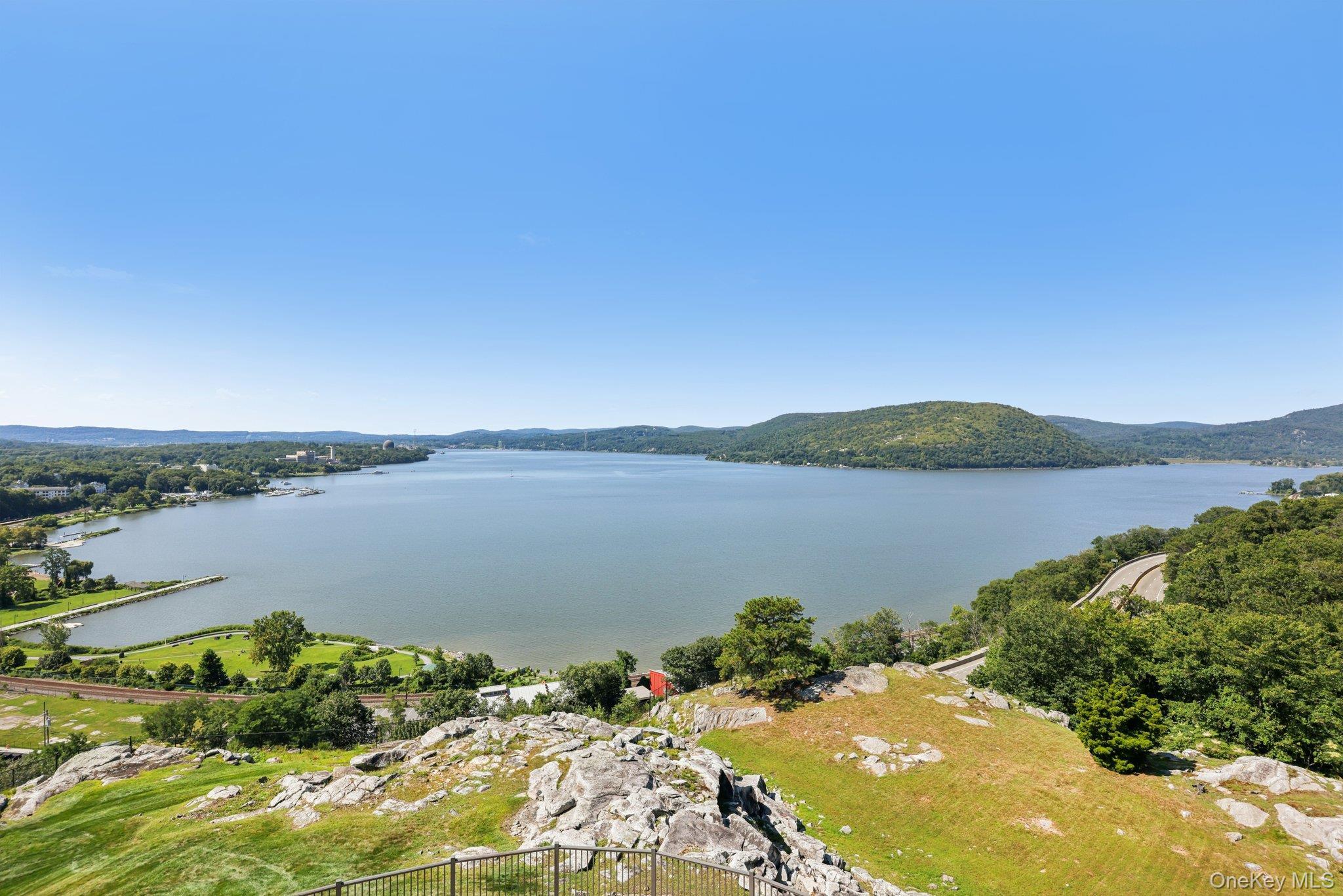 Image 3: View