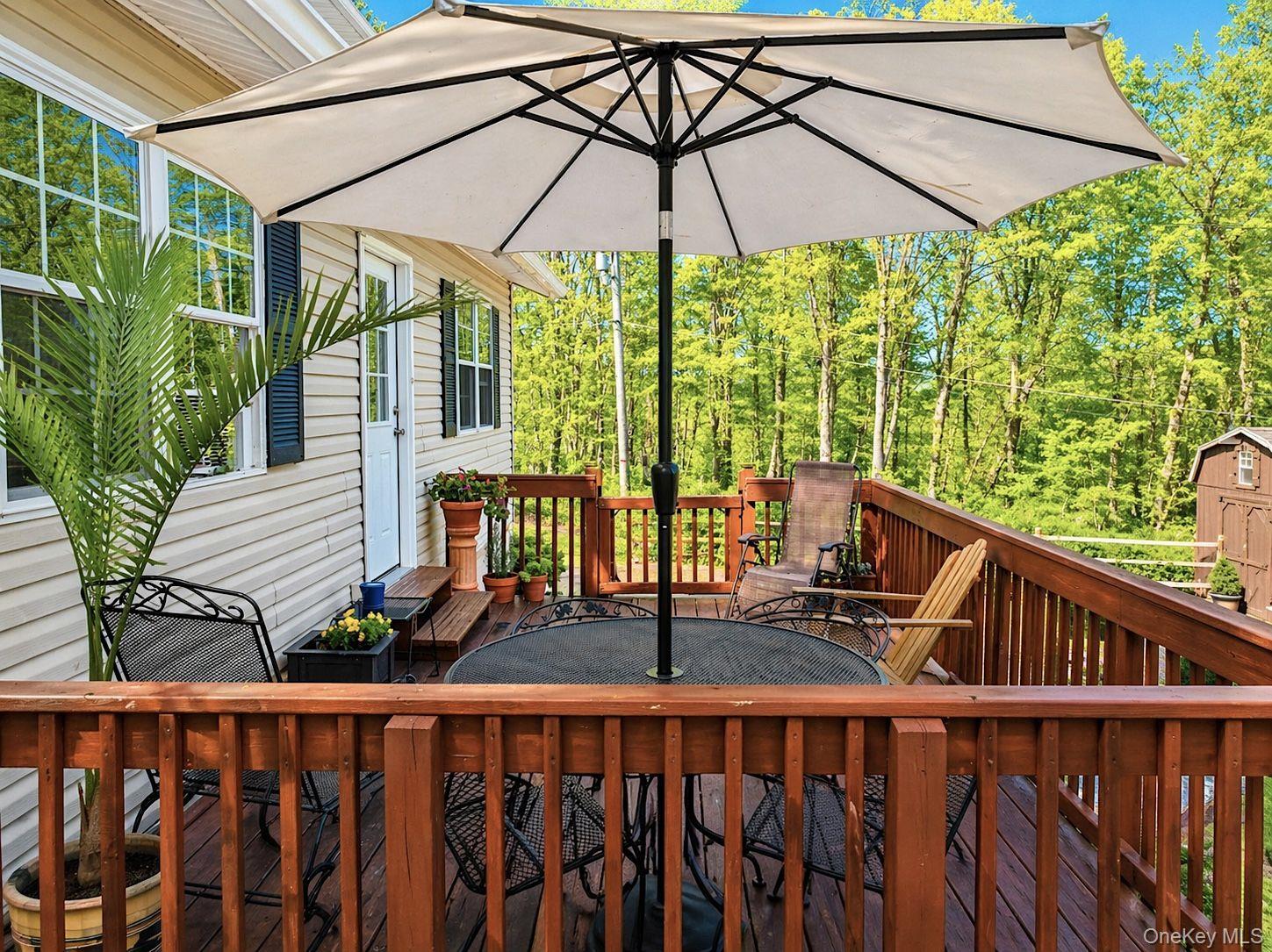 Image 4: Deck Image 4: Deck