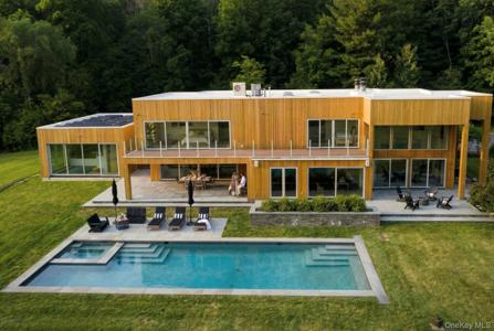 33 Ford Road
