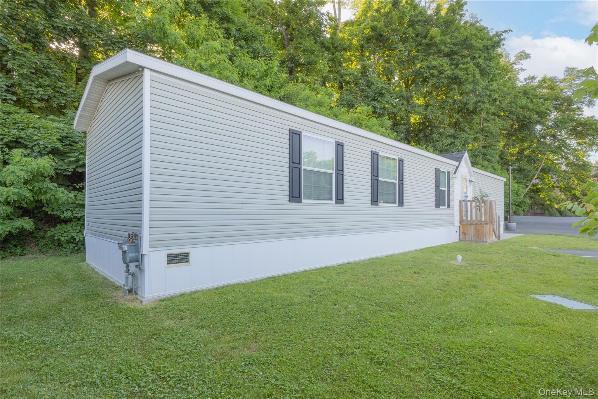 Image 3: Front of Structure Image 3: Front of Structure