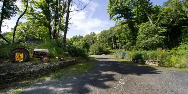 Image 2: Entry Image 2: Entry