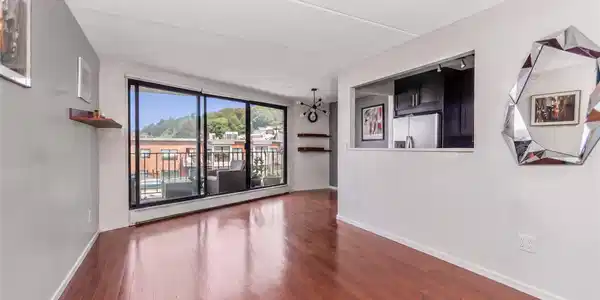 Image 2: Living Room Image 2: Living Room