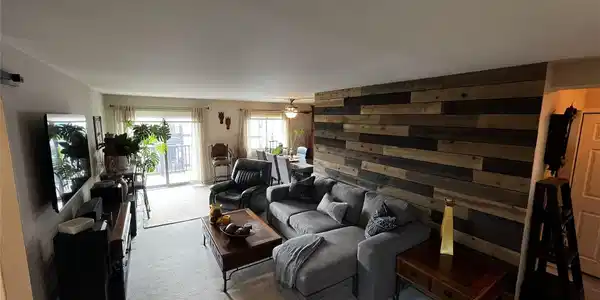 Image 2: Living Room